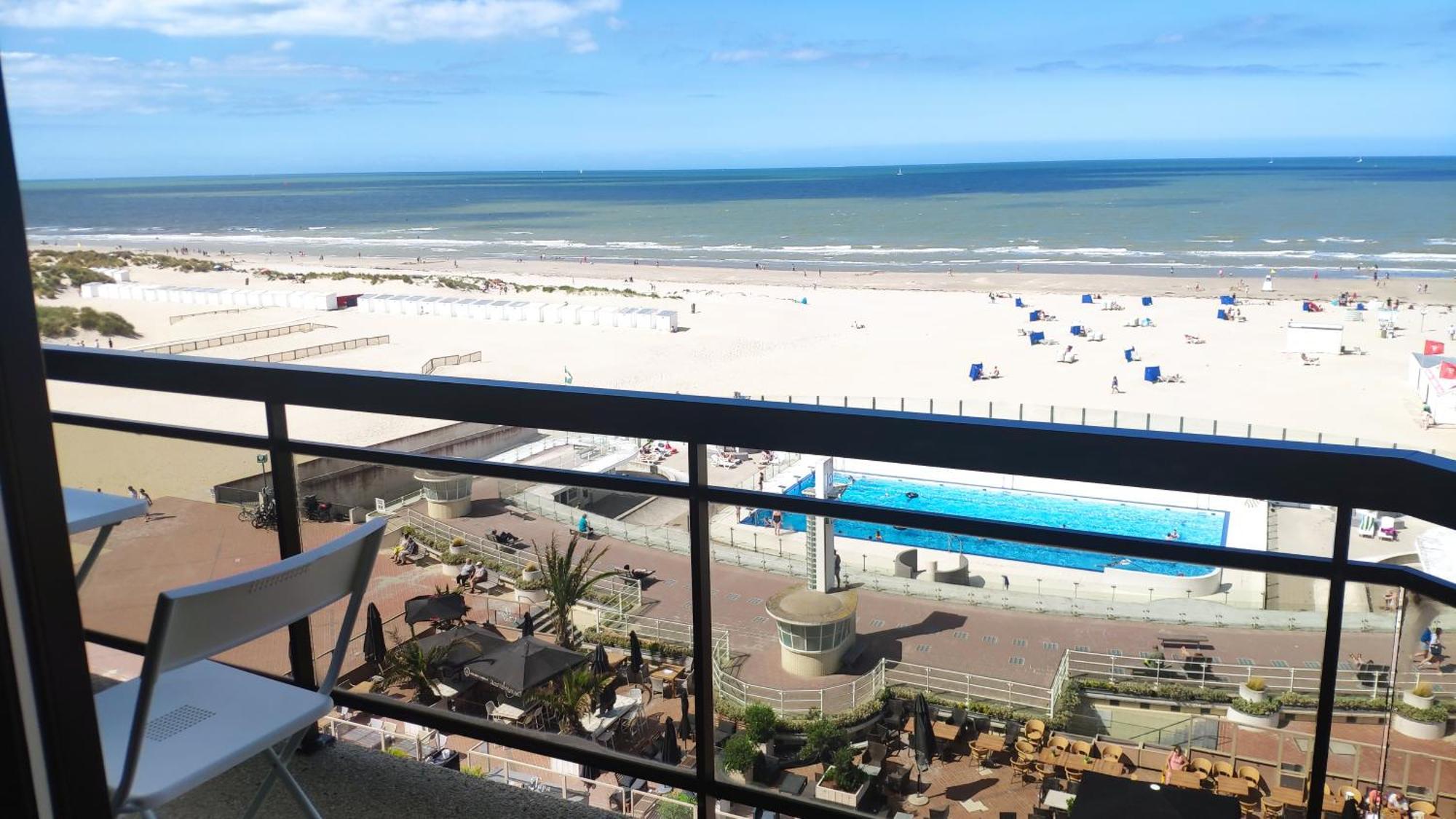 Zeezicht Vanop Het 6 De Verdiep Oostduinkerke Exterior photo